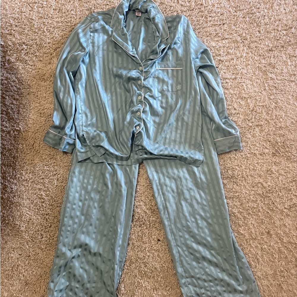 Victoria's Secret Silky Striped Pajama Set in Sage Size small